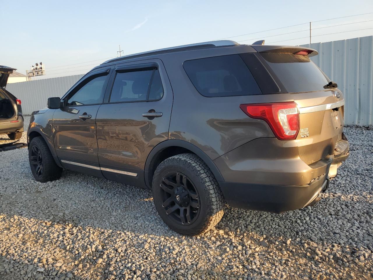 2016 FORD EXPLORER XLT photo 4