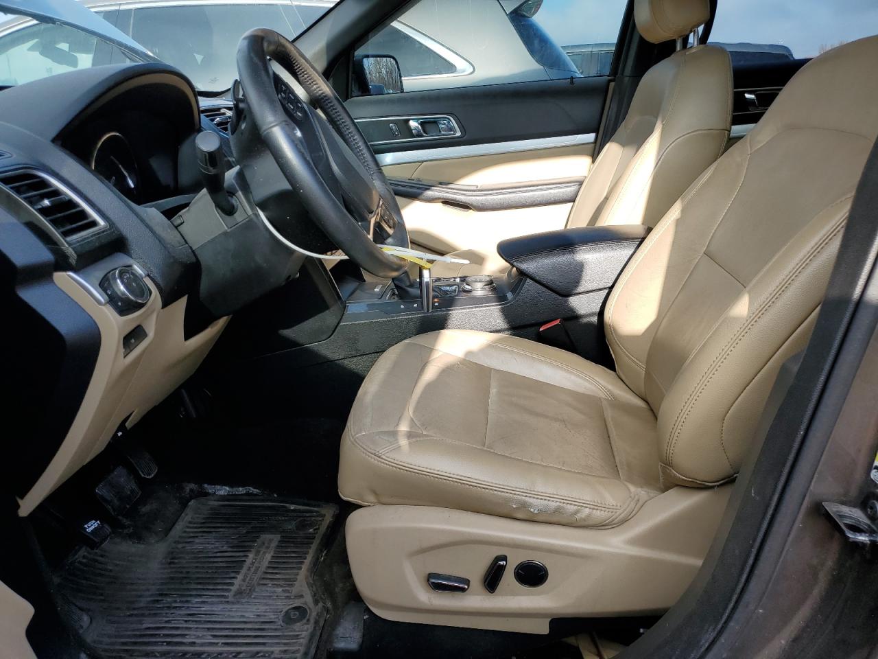 2016 FORD EXPLORER XLT photo 19