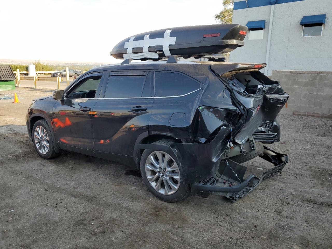 2023 TOYOTA HIGHLANDER HYBRID LIMITED photo 2