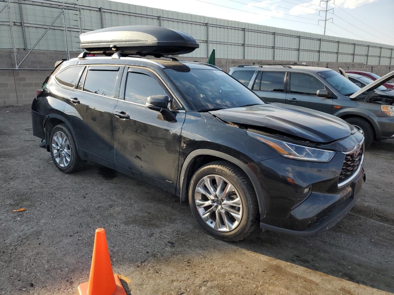 2023 TOYOTA HIGHLANDER HYBRID LIMITED photo 4