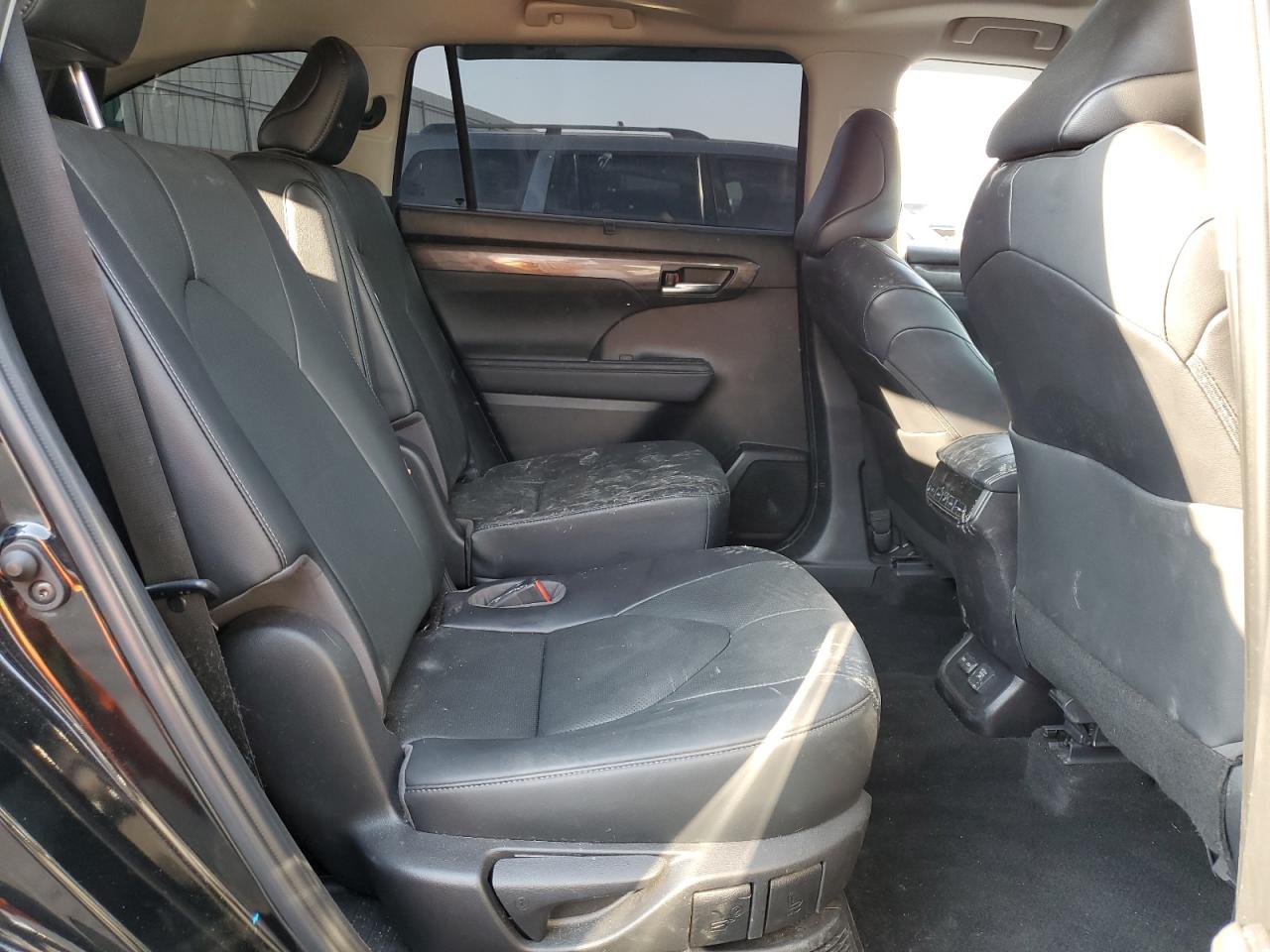 2023 TOYOTA HIGHLANDER HYBRID LIMITED photo 11