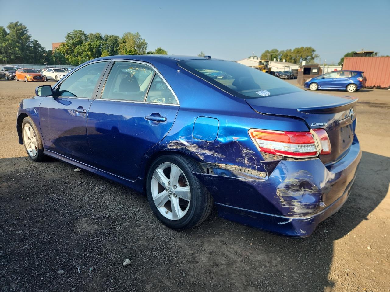 2010 TOYOTA CAMRY BASE photo 4