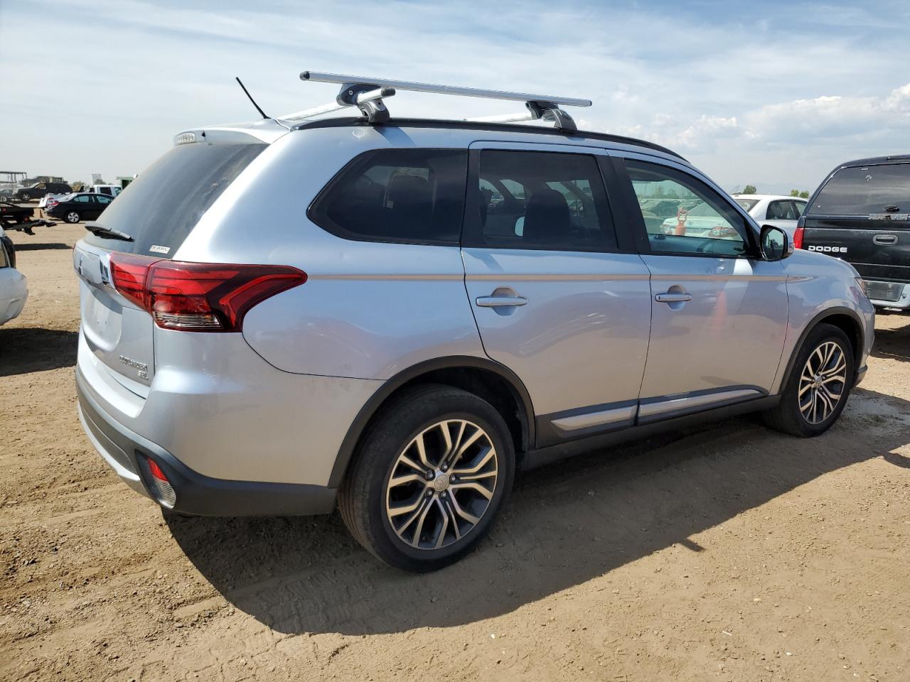 2016 MITSUBISHI OUTLANDER SE photo 3
