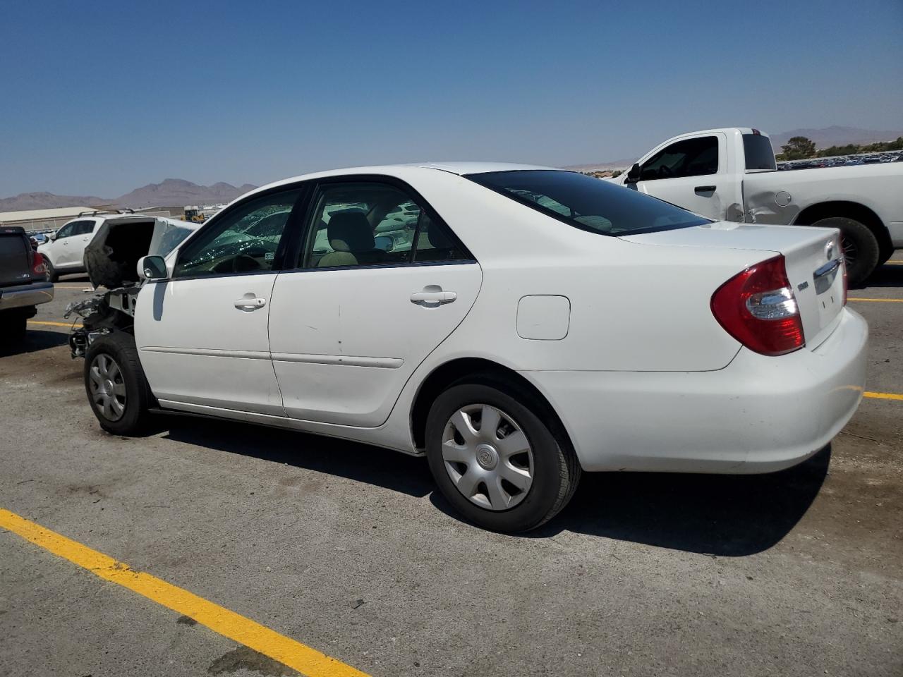 2003 TOYOTA CAMRY LE photo 4