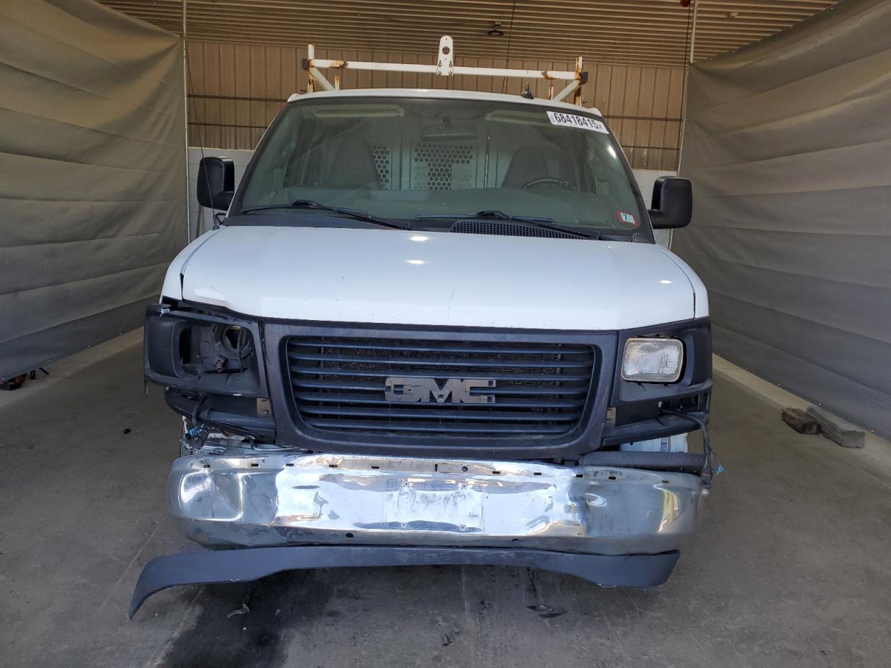 2017 GMC SAVANA G2500 photo 9