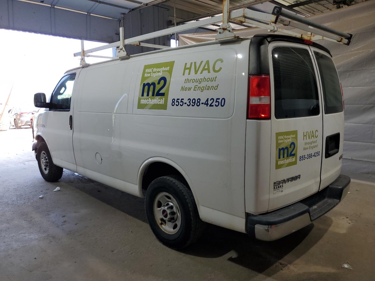 2017 GMC SAVANA G2500 photo 3
