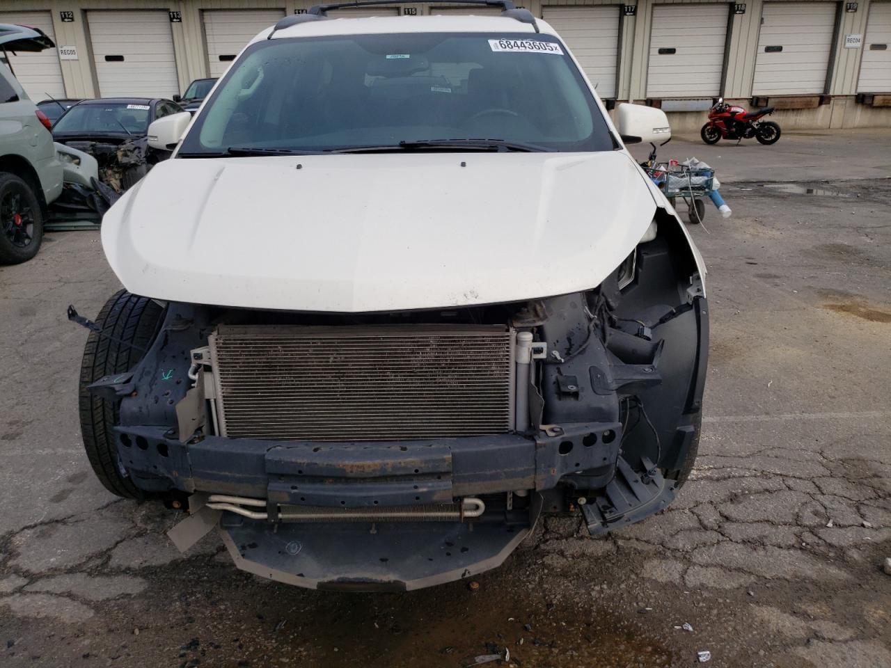 2014 CHEVROLET TRAVERSE LT photo 9