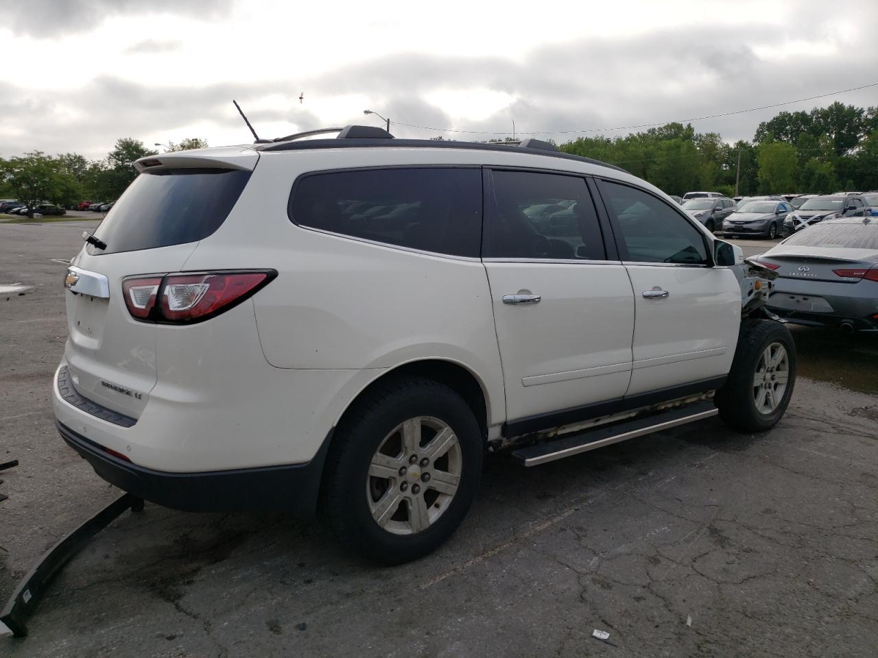 2014 CHEVROLET TRAVERSE LT photo 5