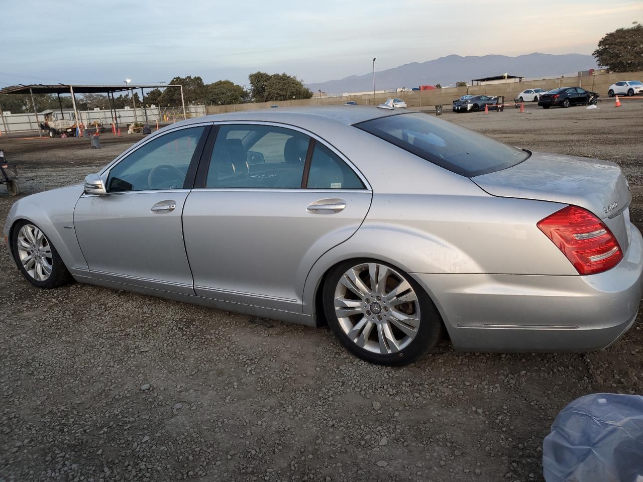 2010 MERCEDES-BENZ S 400 photo 3