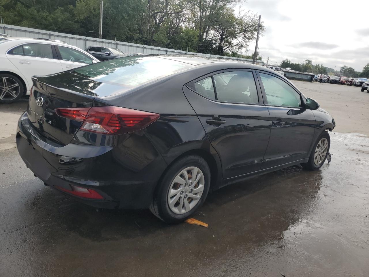 2020 HYUNDAI ELANTRA SE photo 3