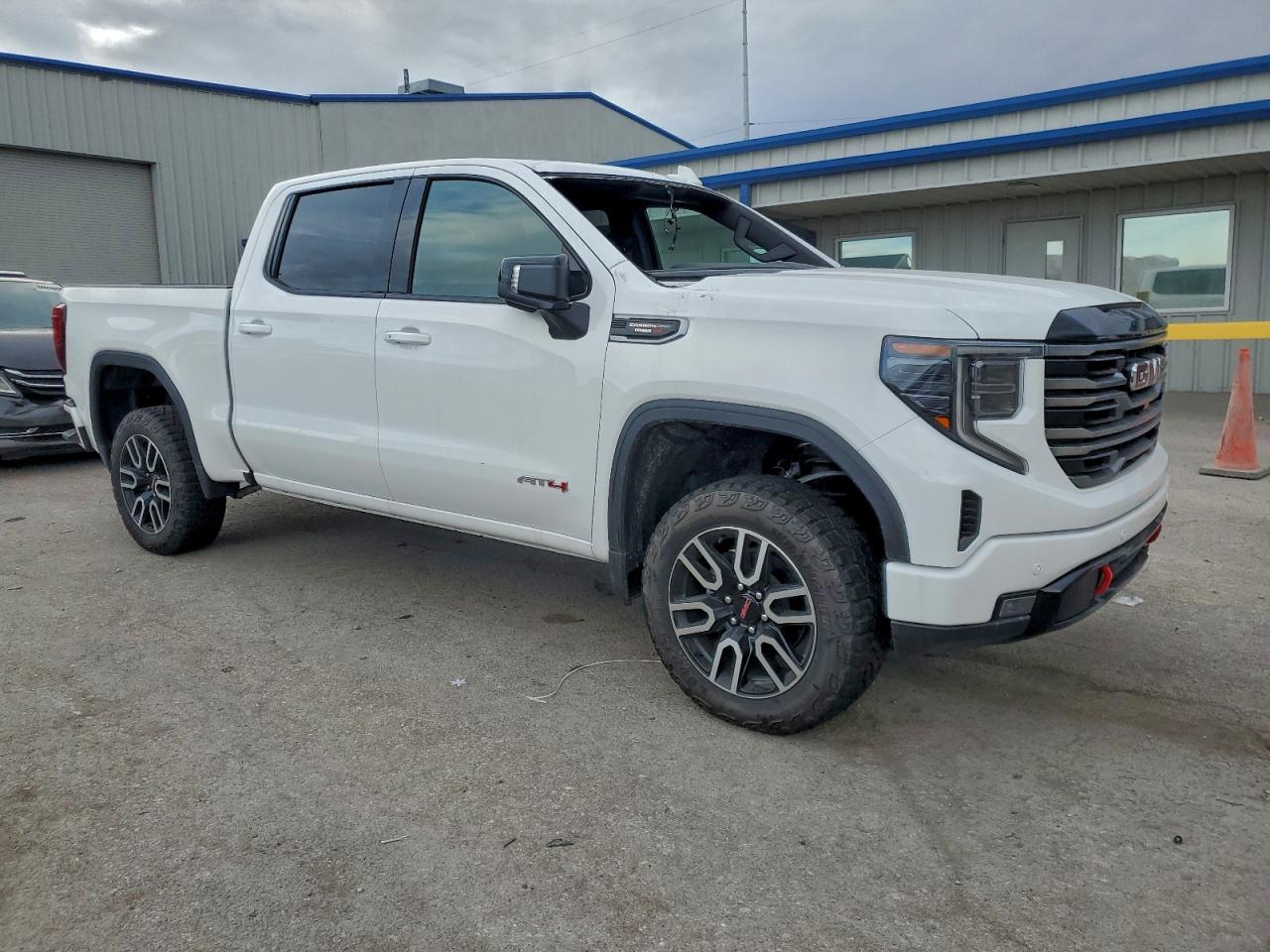 2025 GMC SIERRA photo 4