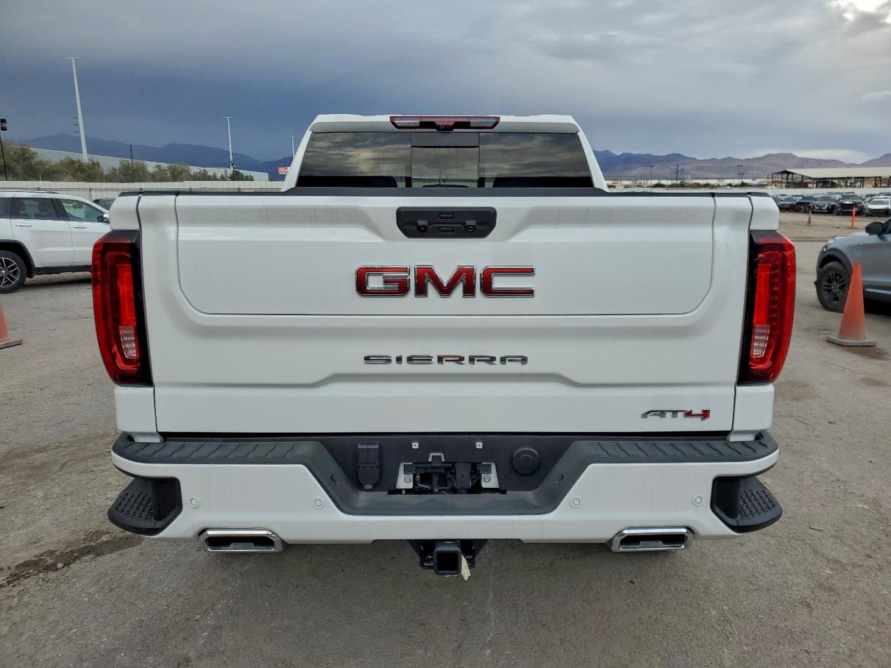 2025 GMC SIERRA photo 6