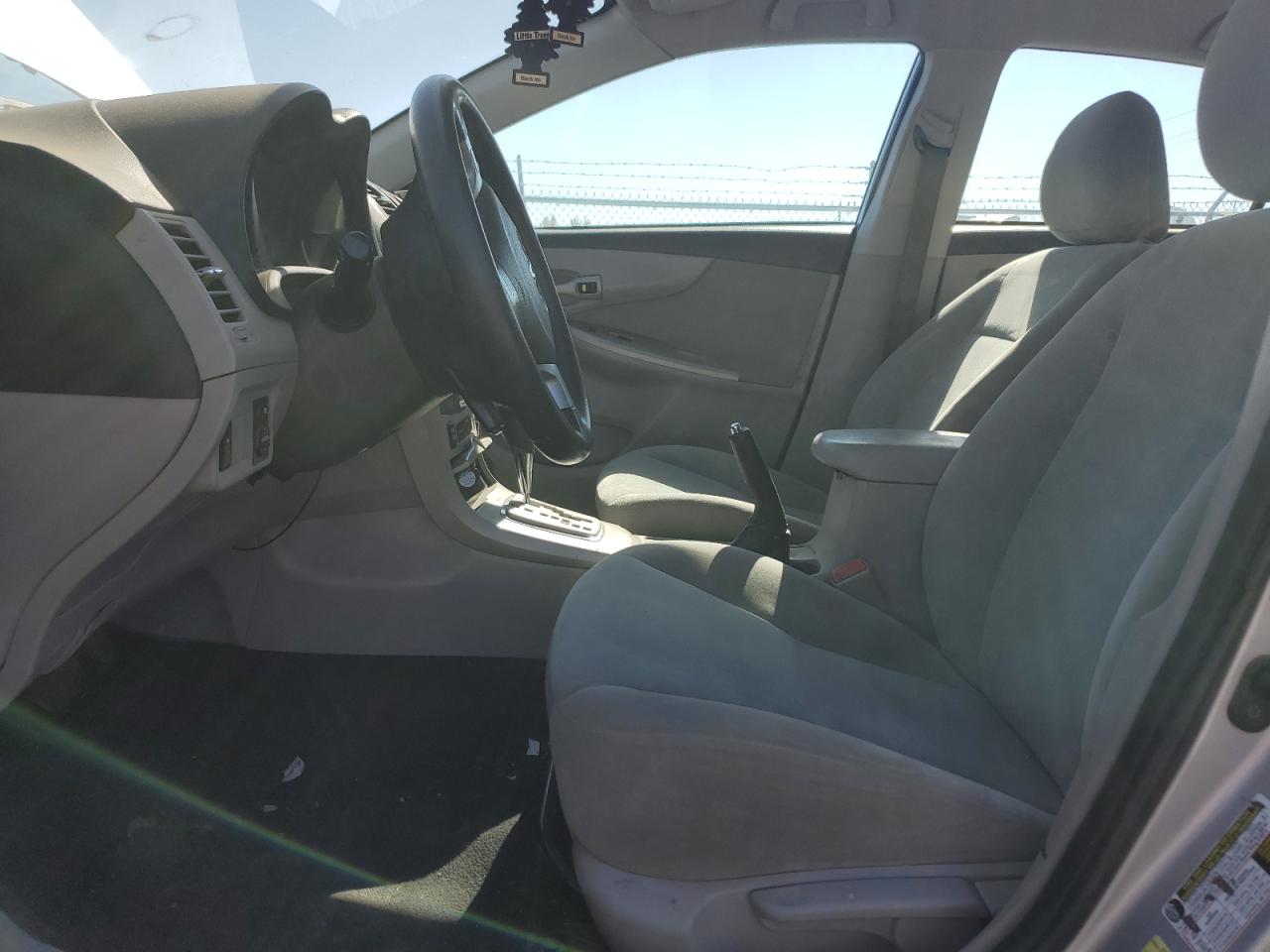 2012 TOYOTA COROLLA LE photo 13