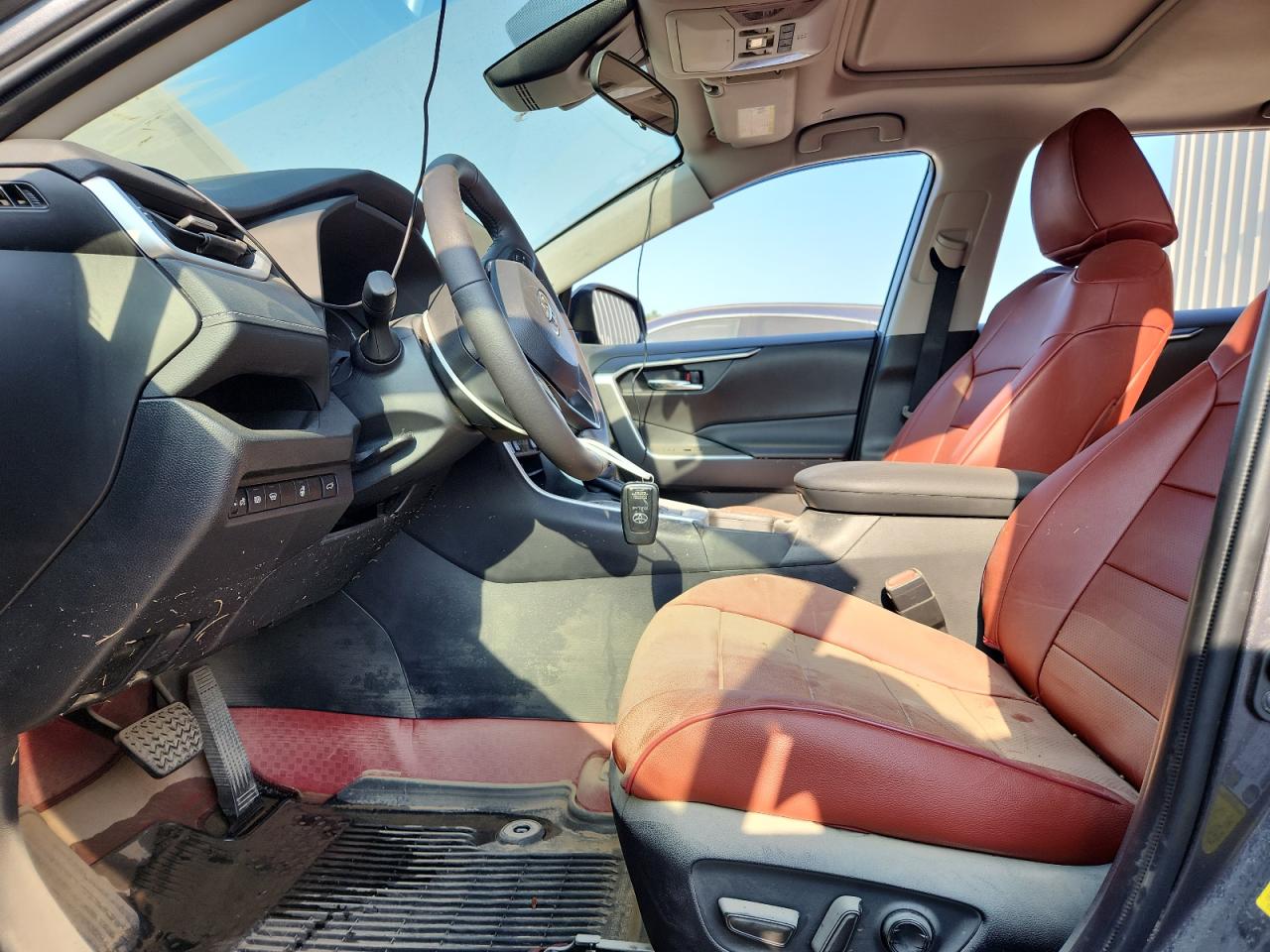 2024 TOYOTA RAV4 XLE PREMIUM photo 13