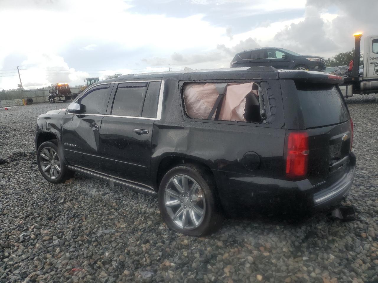 2018 CHEVROLET SUBURBAN C1500 PREMIER photo 2