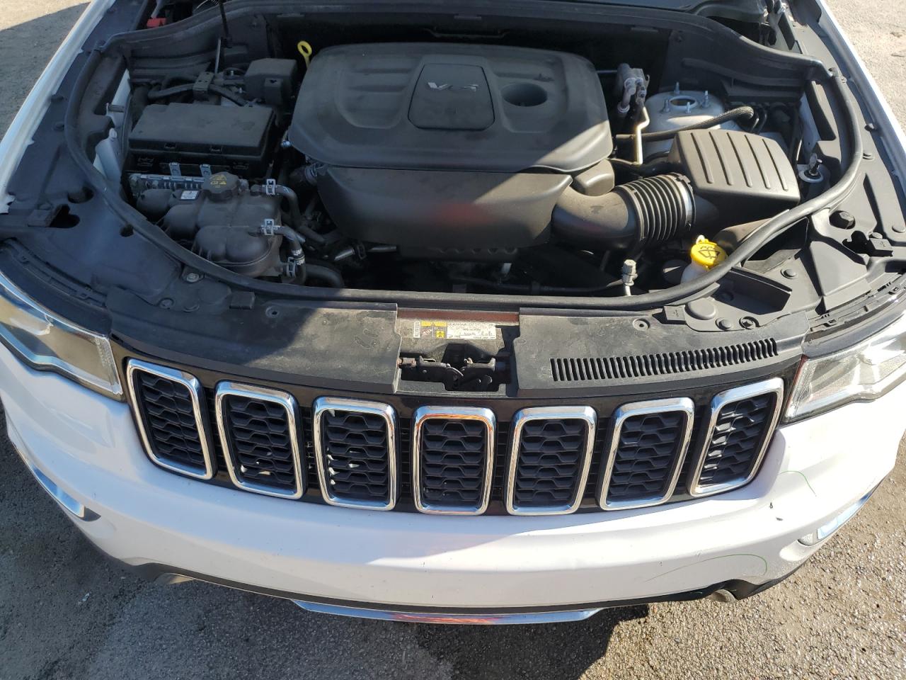 2018 JEEP GRAND CHEROKEE LIMITED photo 12