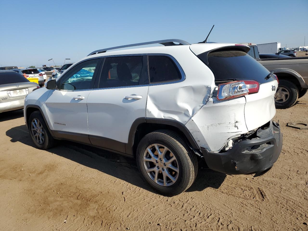 2015 JEEP CHEROKEE LATITUDE photo 4