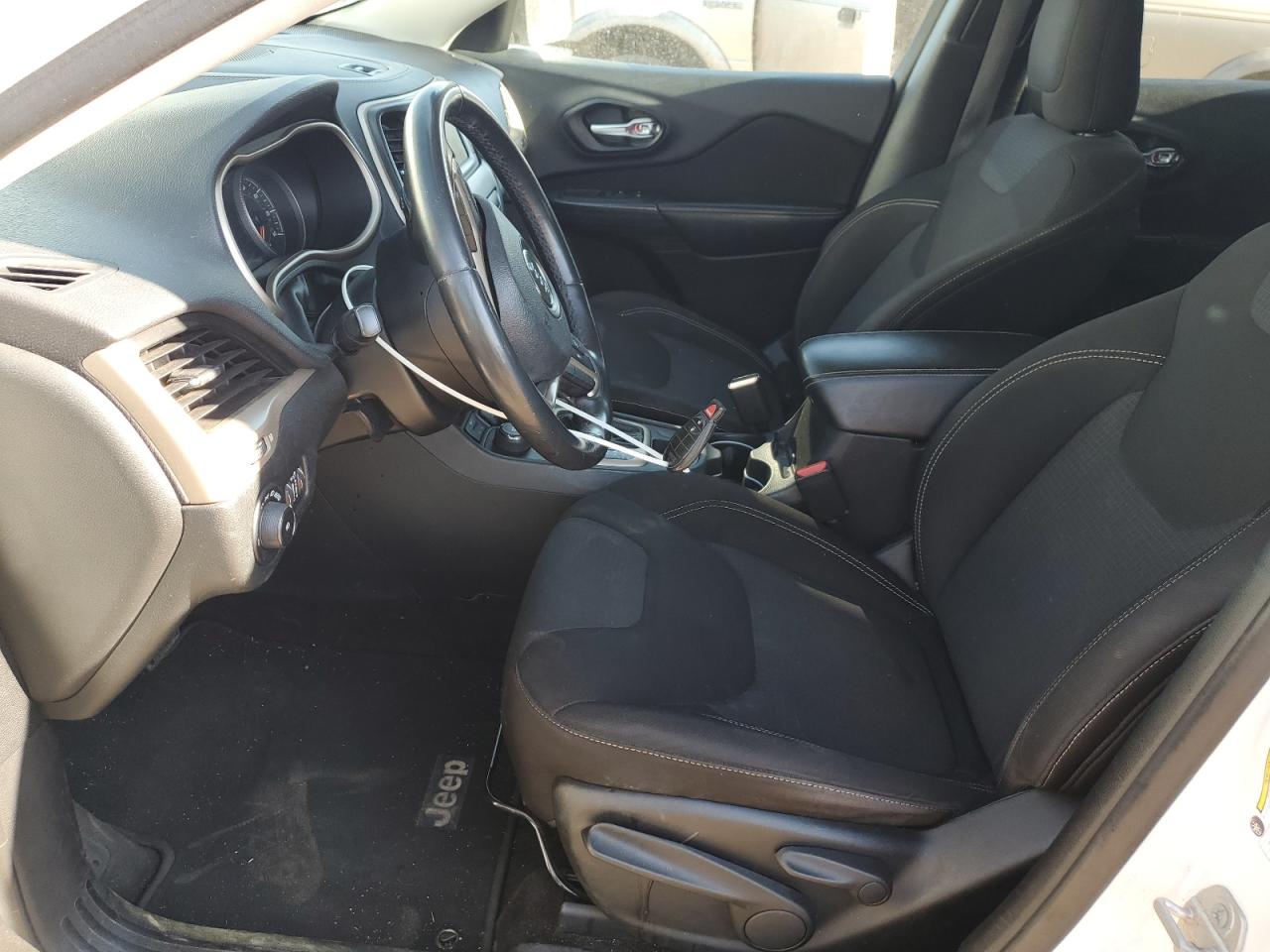 2015 JEEP CHEROKEE LATITUDE photo 19