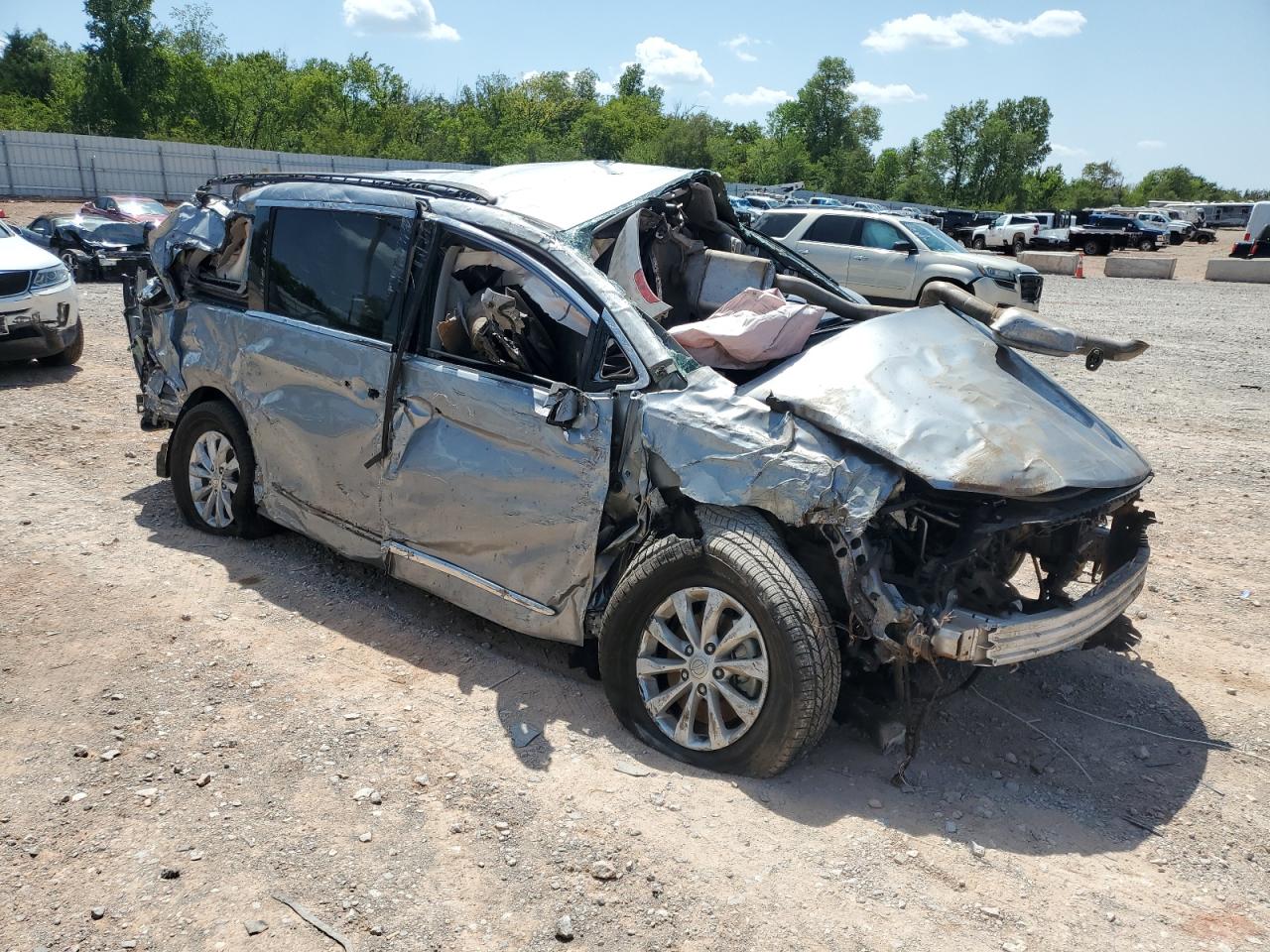 2019 CHRYSLER PACIFICA TOURING L photo 10