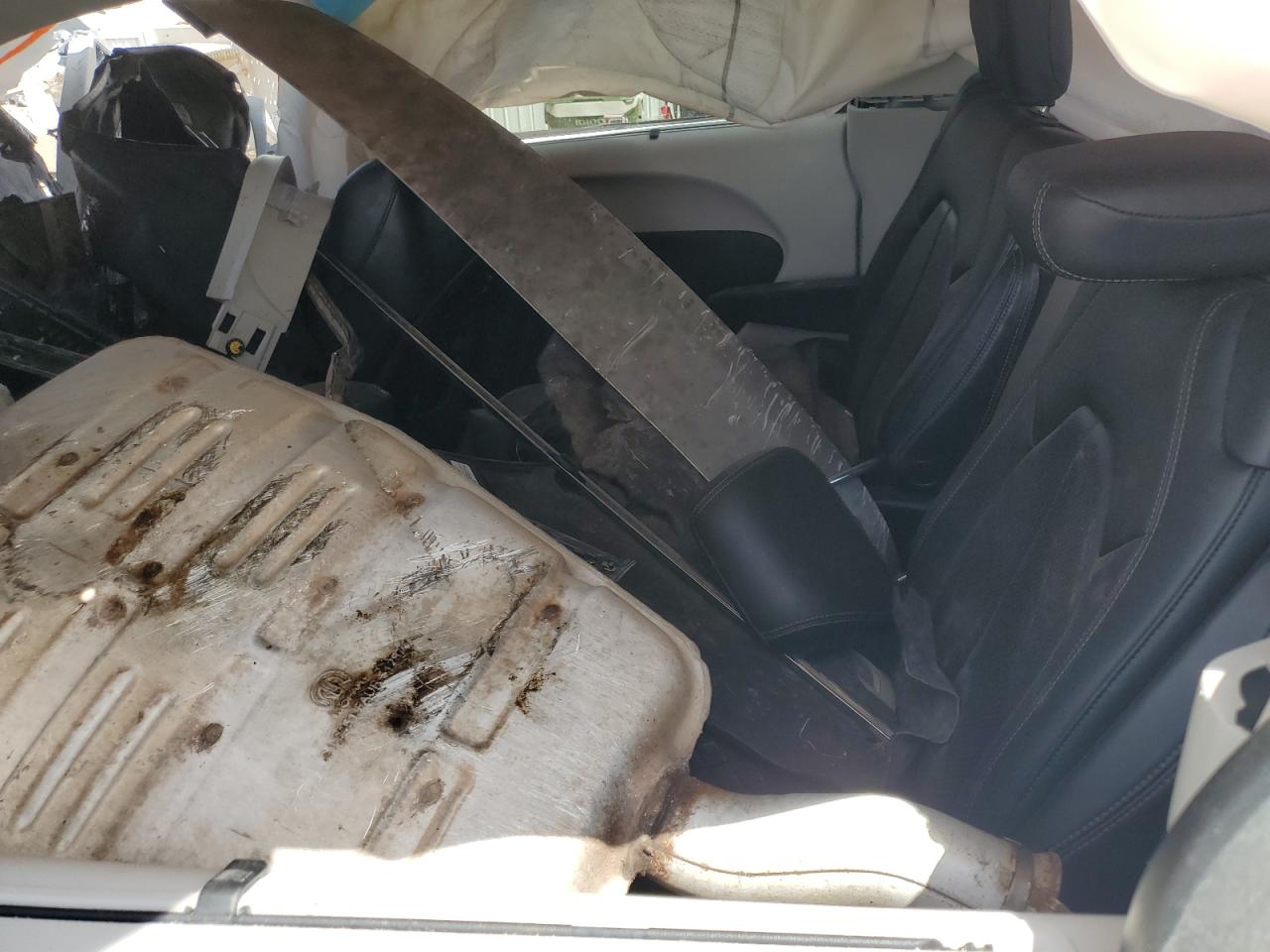 2019 CHRYSLER PACIFICA TOURING L photo 31