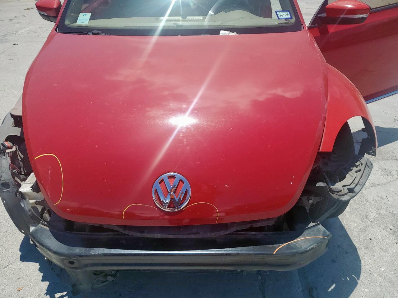 2013 VOLKSWAGEN BEETLE photo 21