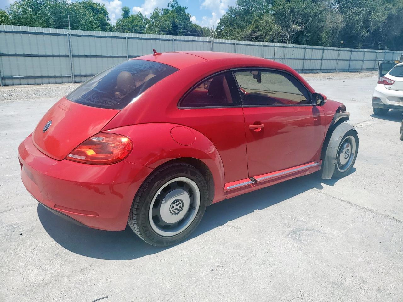 2013 VOLKSWAGEN BEETLE photo 5