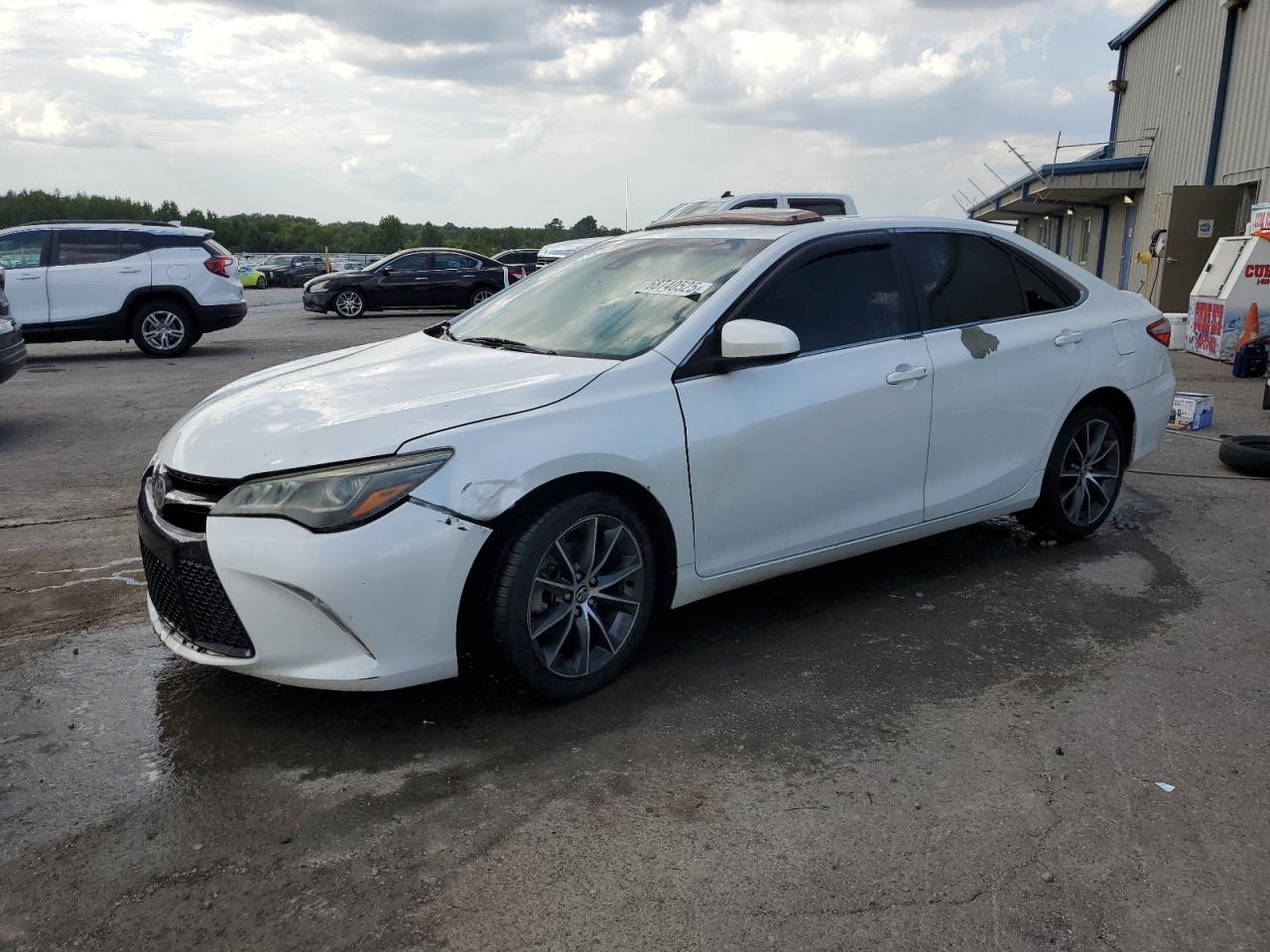 2015 TOYOTA CAMRY