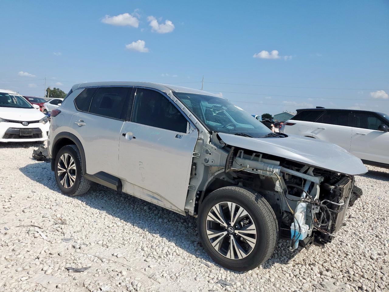 2021 NISSAN ROGUE SV photo 4