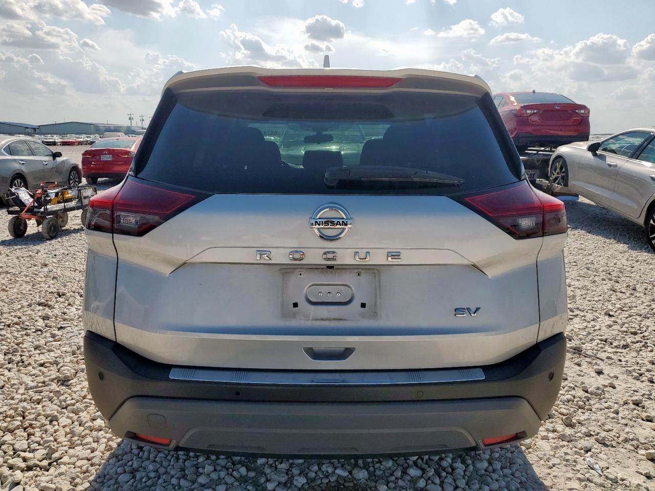 2021 NISSAN ROGUE SV photo 6