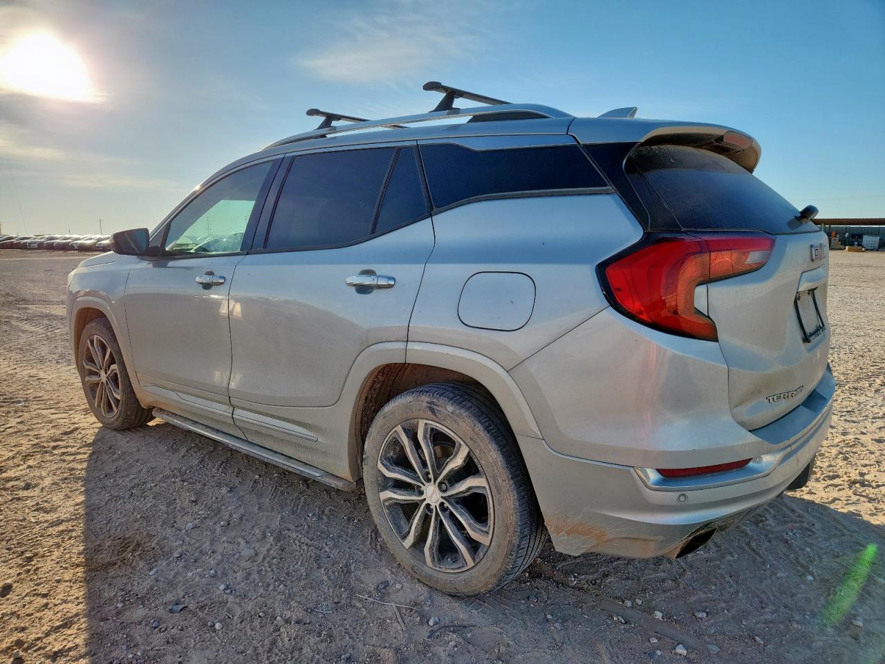 2019 GMC TERRAIN DENALI photo 3