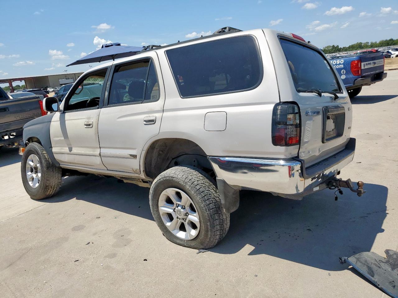 2000 TOYOTA 4RUNNER SR5 photo 2