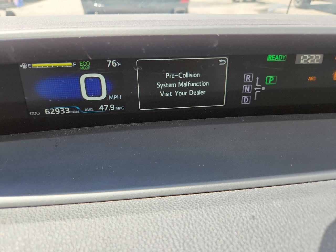 2017 TOYOTA PRIUS FOUR photo 9
