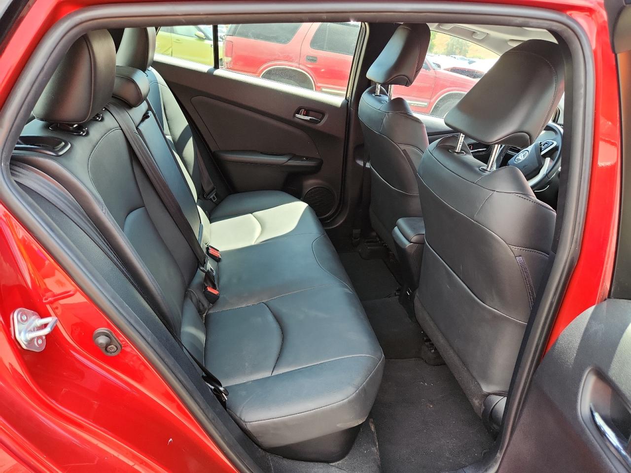 2017 TOYOTA PRIUS FOUR photo 10