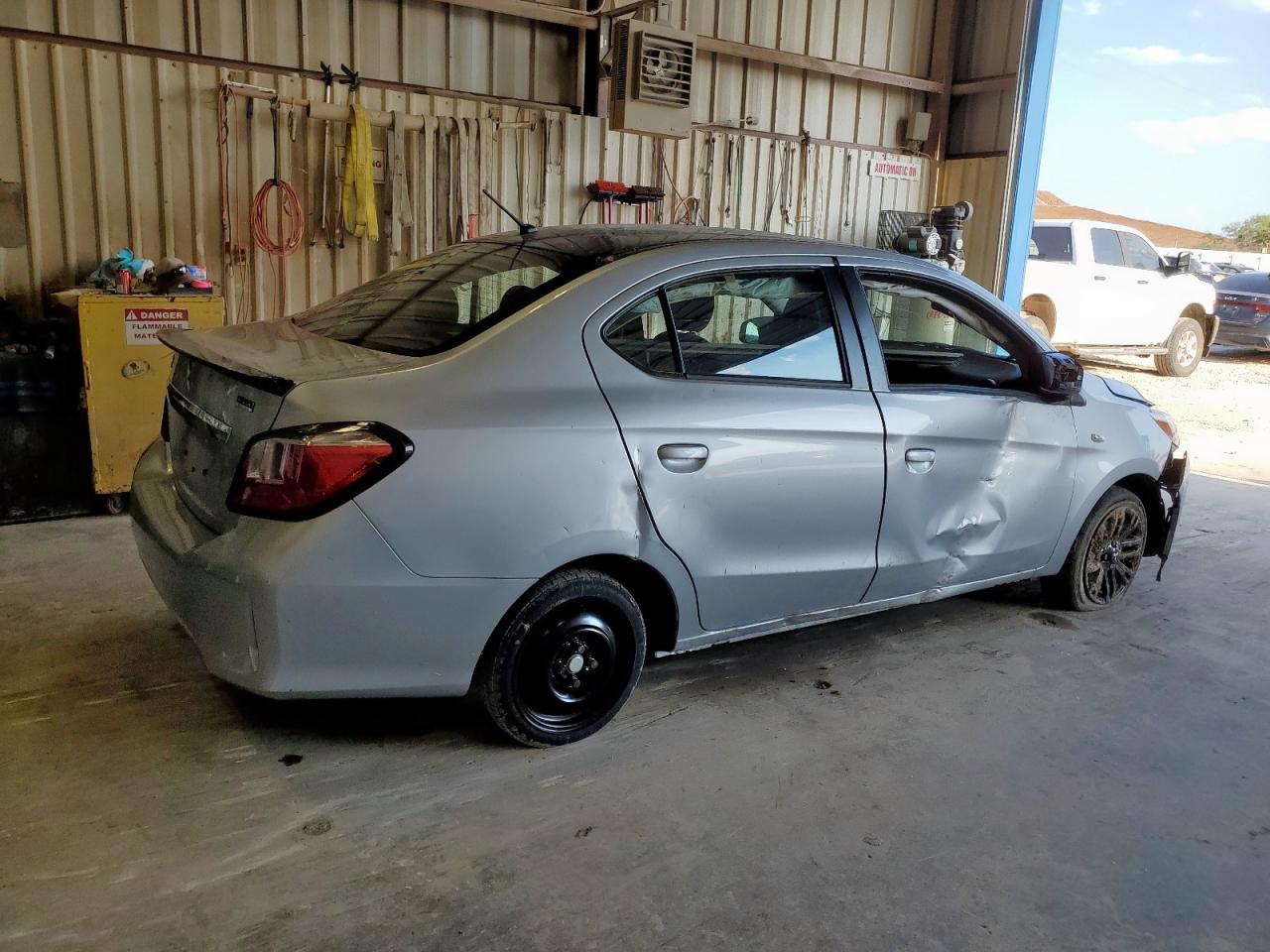 2023 MITSUBISHI MIRAGE G4 ES photo 3