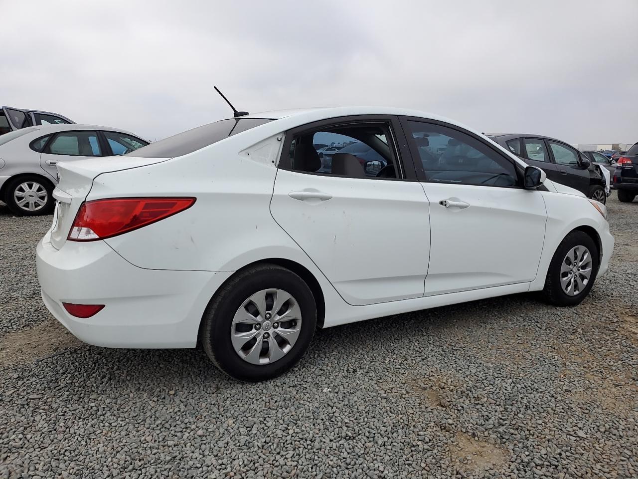 2015 HYUNDAI ACCENT GLS photo 5