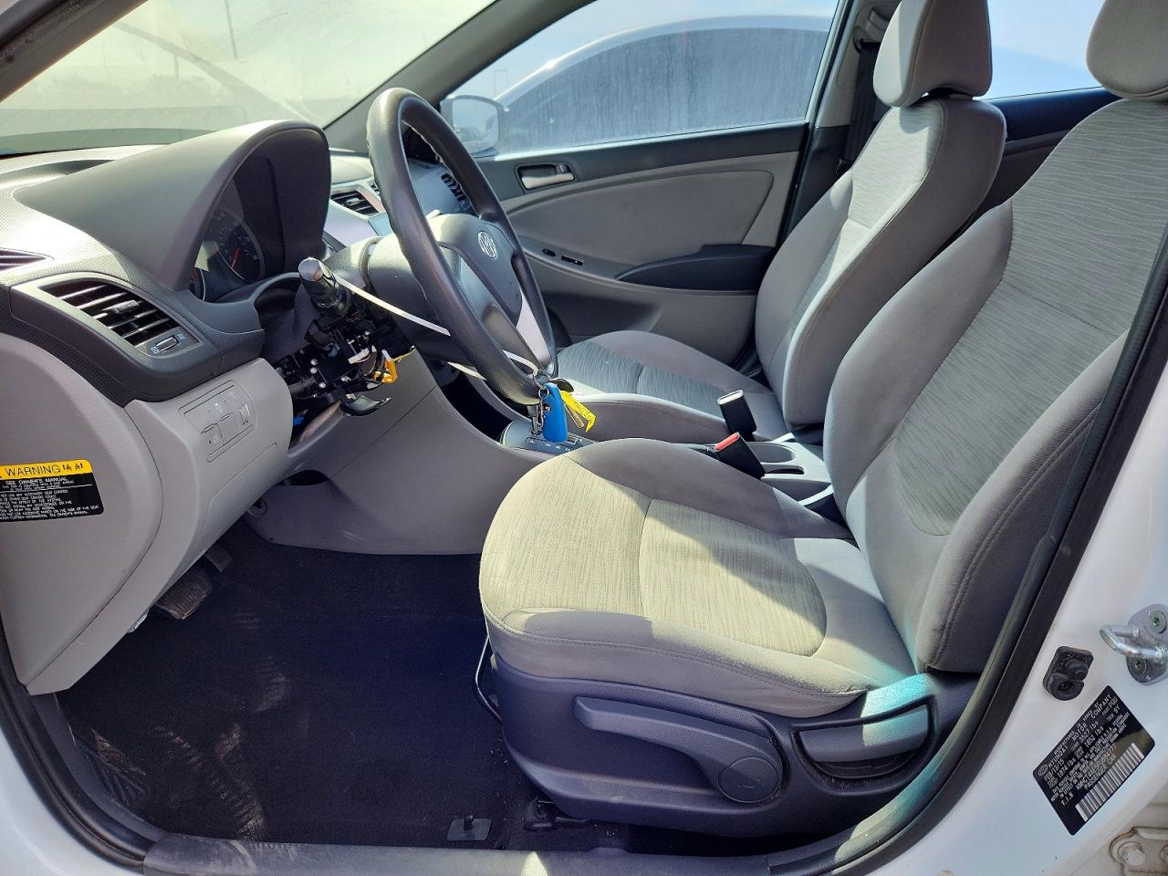 2015 HYUNDAI ACCENT GLS photo 13