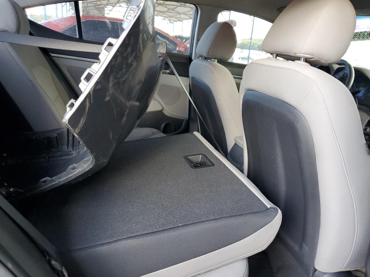 2020 HYUNDAI ELANTRA SEL photo 10