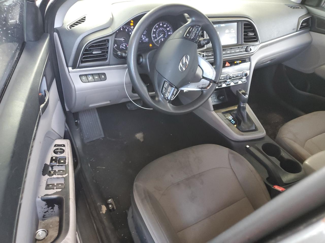 2020 HYUNDAI ELANTRA SEL photo 8