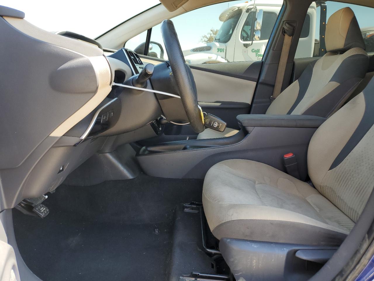 2016 TOYOTA PRIUS photo 19