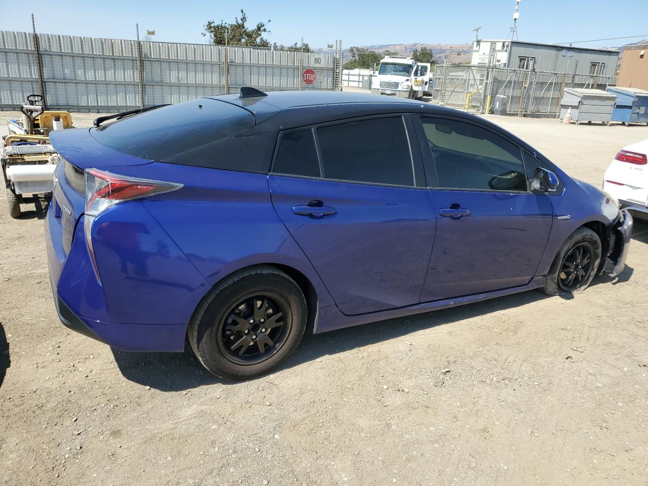 2016 TOYOTA PRIUS photo 7