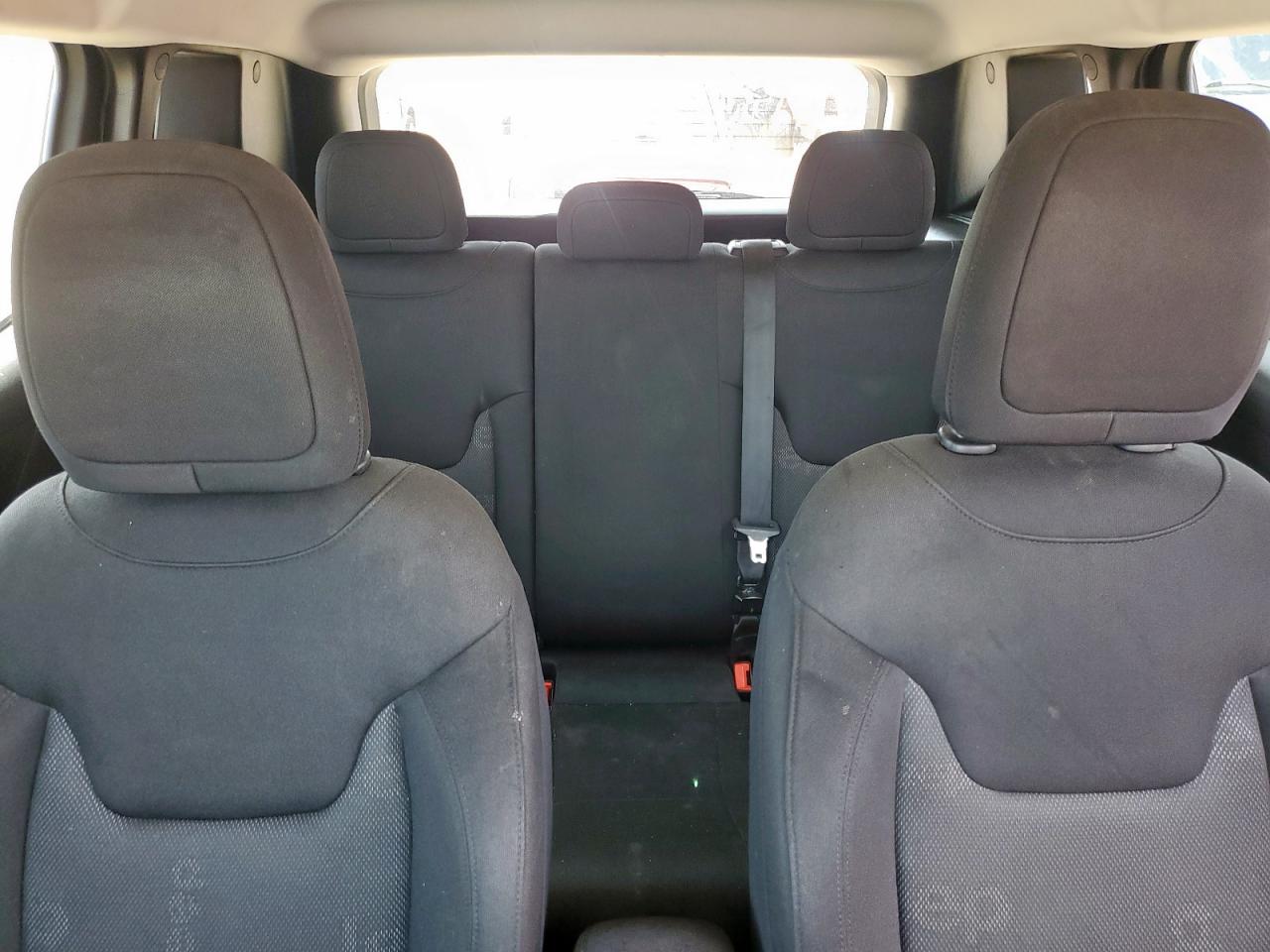 2017 JEEP RENEGADE LATITUDE photo 10