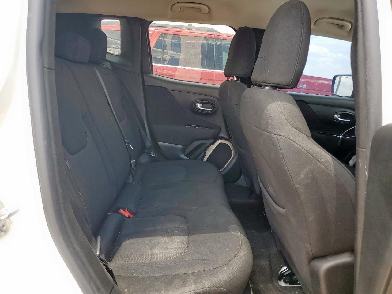 2017 JEEP RENEGADE LATITUDE photo 11
