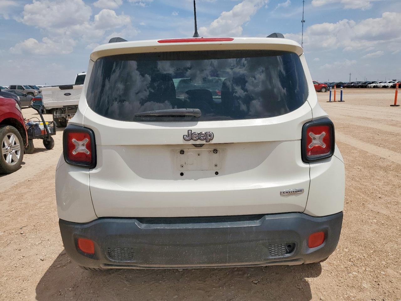 2017 JEEP RENEGADE LATITUDE photo 6