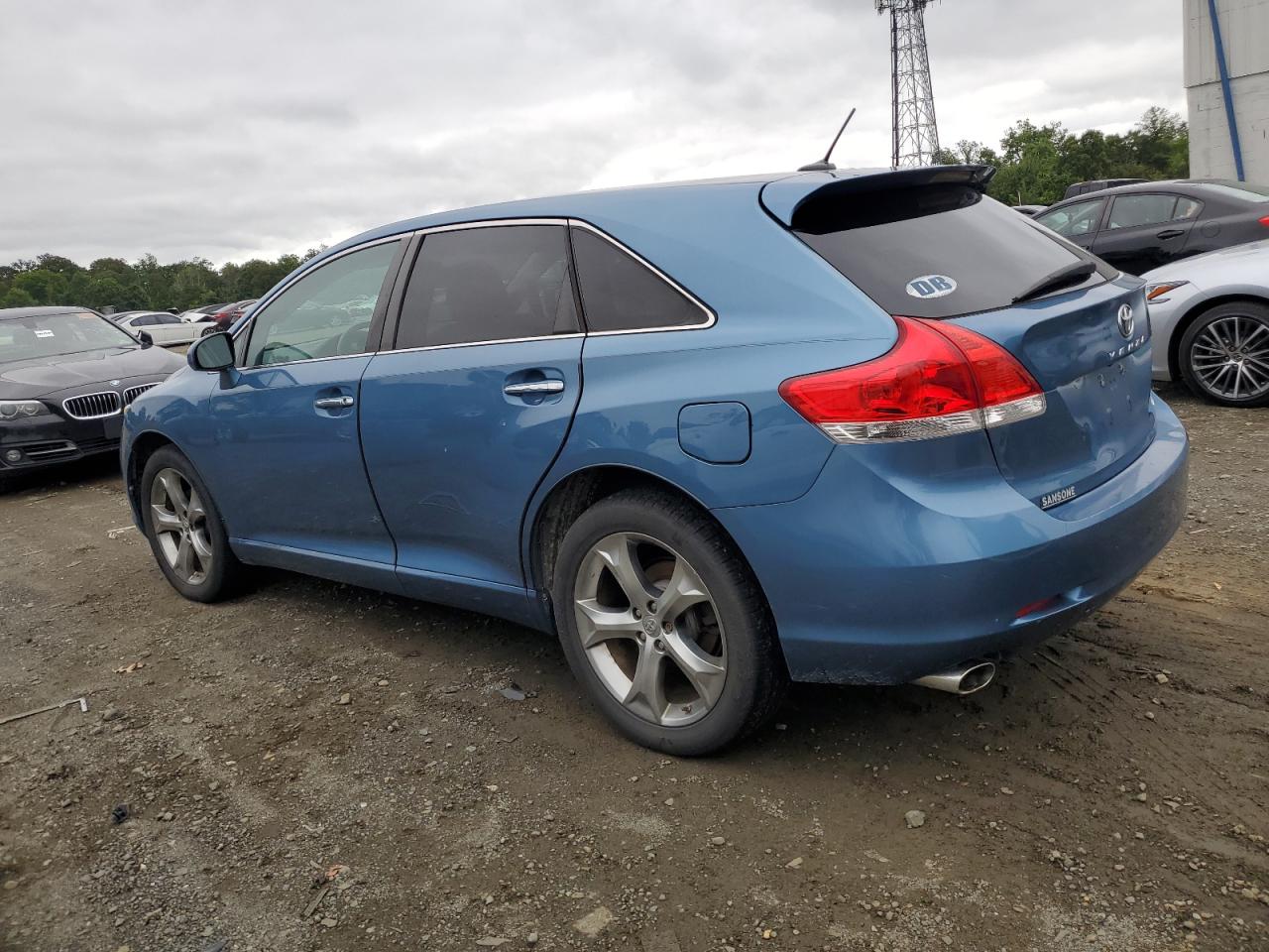 2011 TOYOTA VENZA photo 4