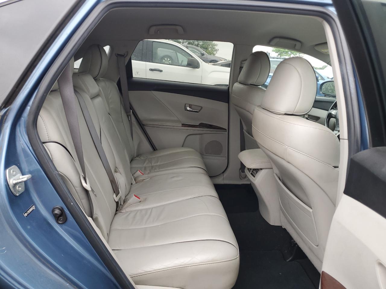 2011 TOYOTA VENZA photo 31