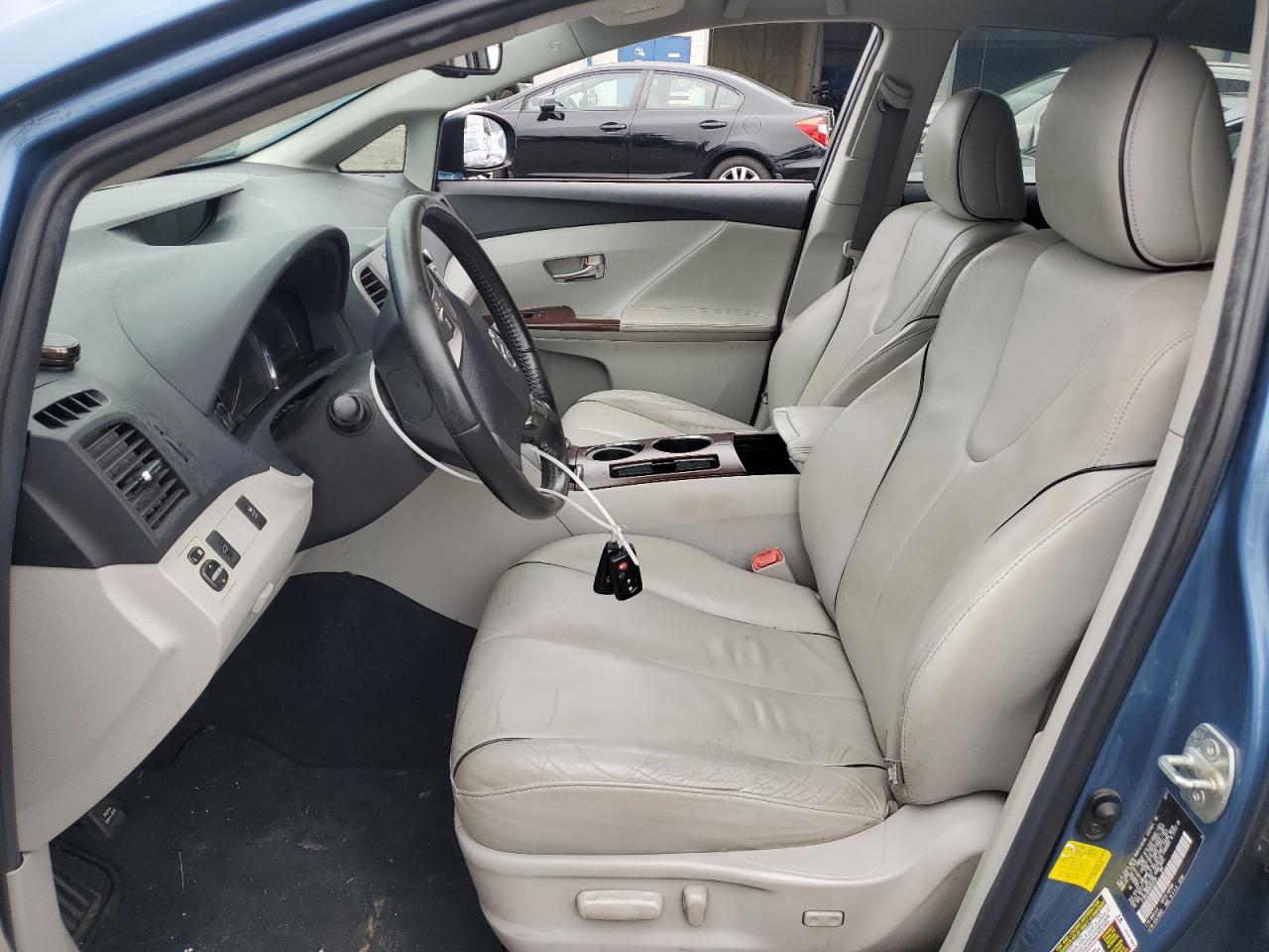 2011 TOYOTA VENZA photo 19