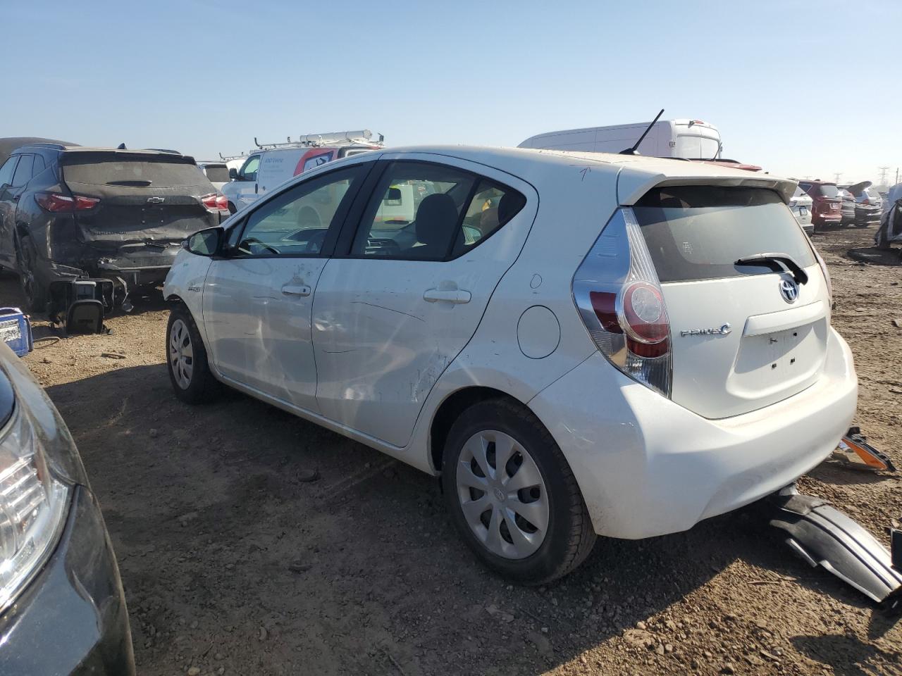 2014 TOYOTA PRIUS C photo 2