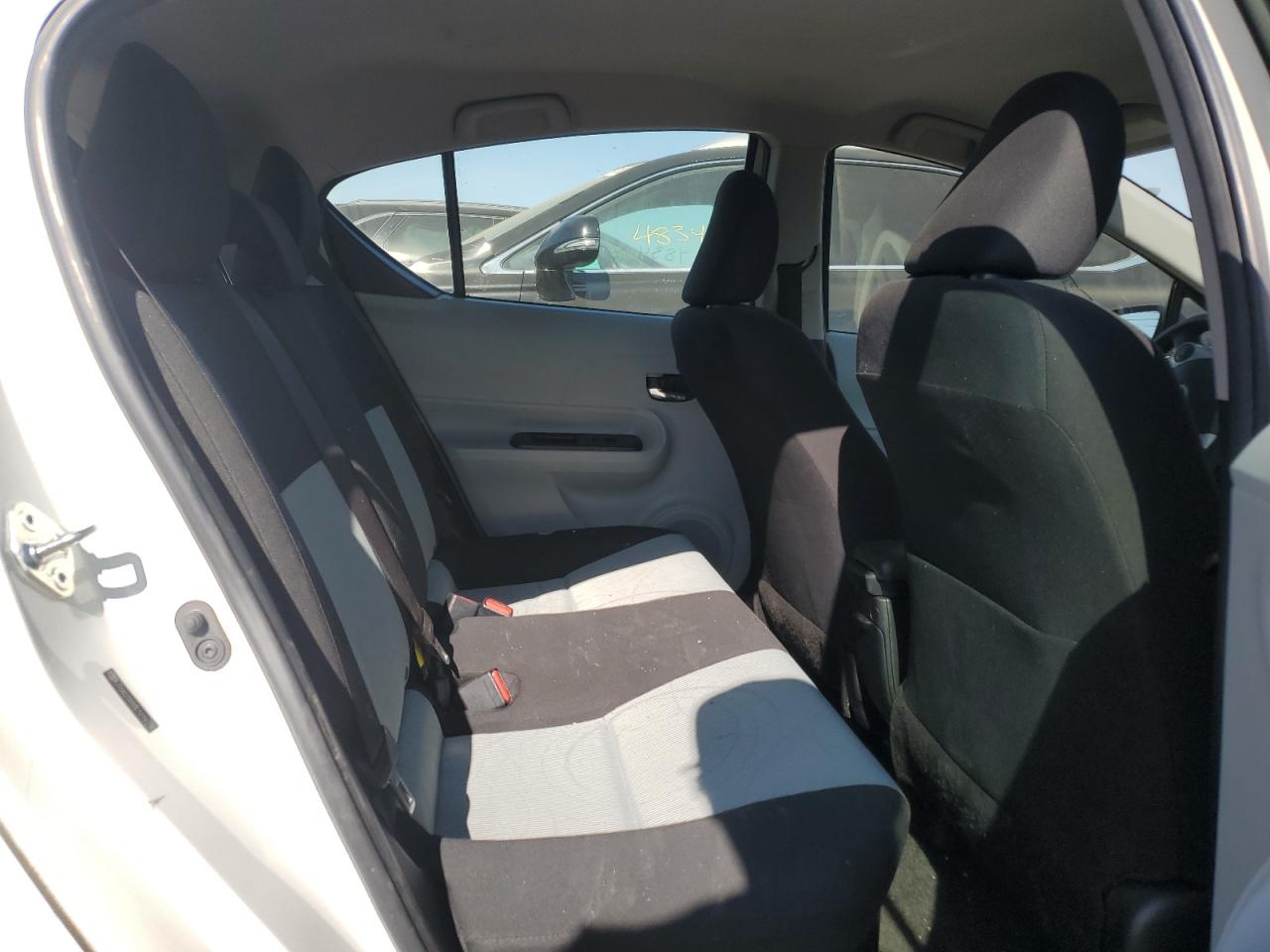 2014 TOYOTA PRIUS C photo 10