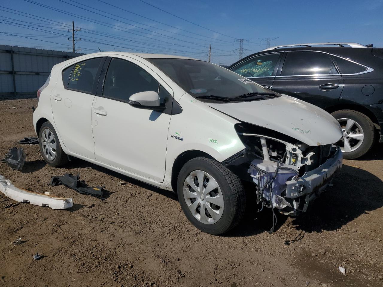 2014 TOYOTA PRIUS C photo 4