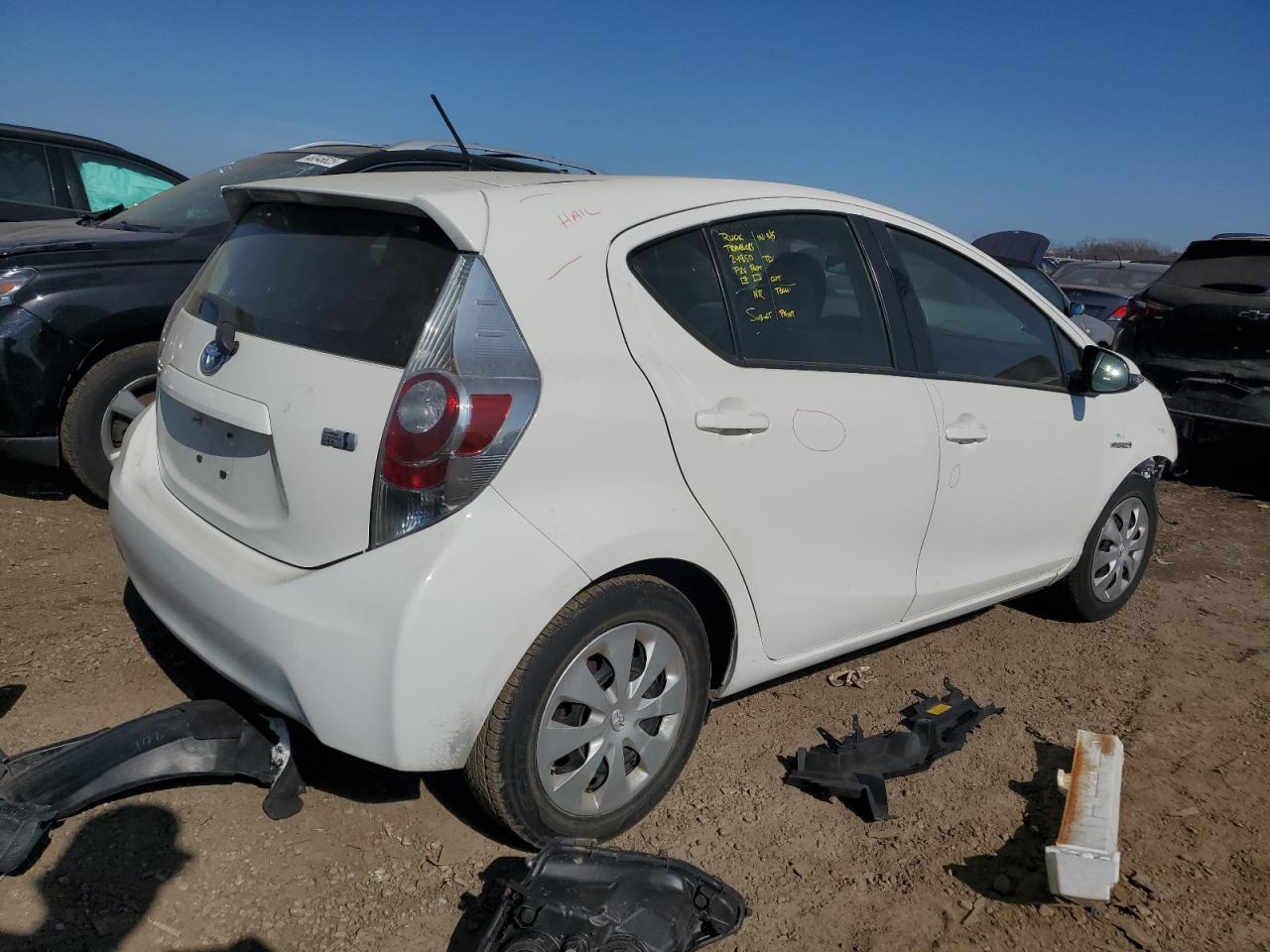 2014 TOYOTA PRIUS C photo 3